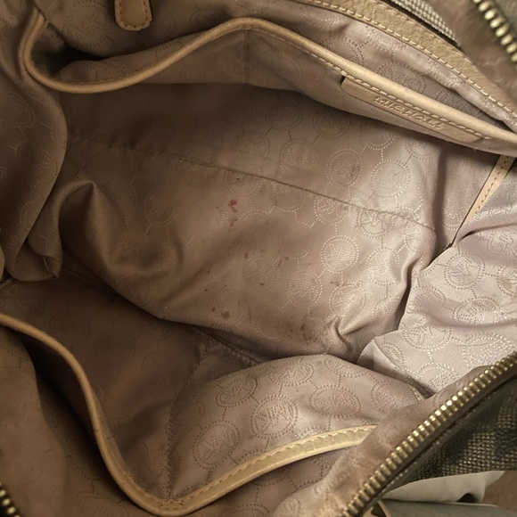 Michael Kors Grayson Bag - Picture 7 of 11